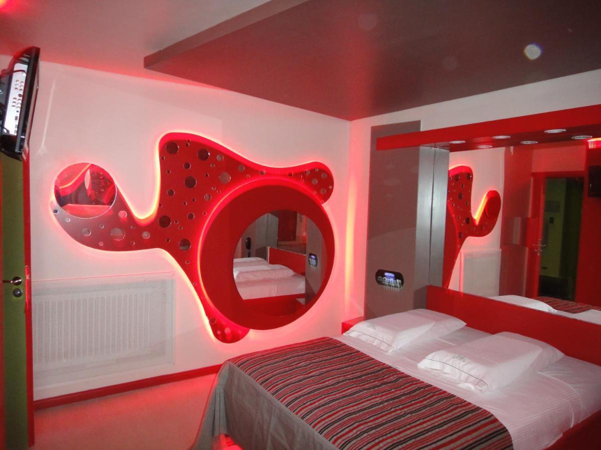 Uman Hotel -Motel- (Adults Only) Буенос Айрес Екстериор снимка